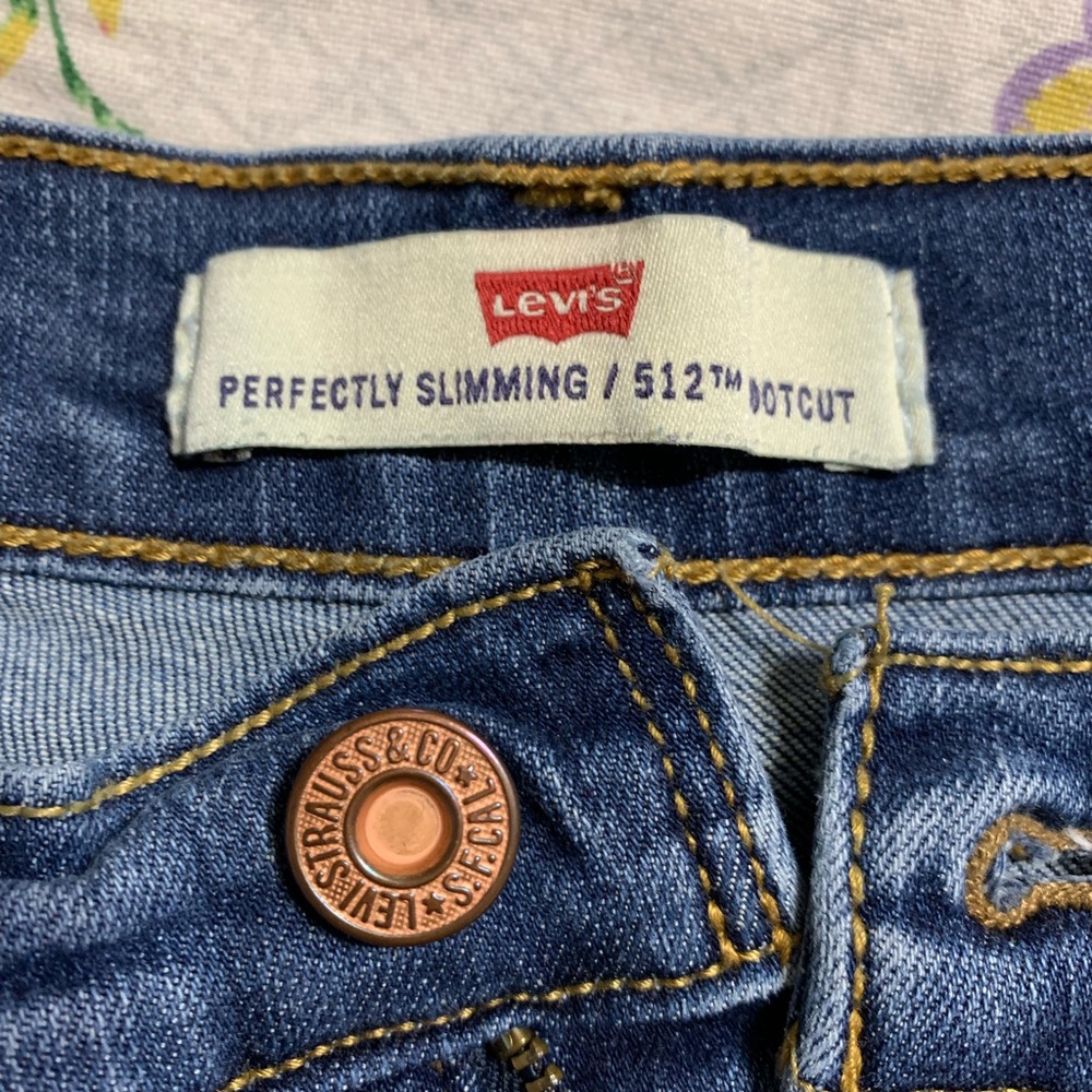 Levi’s jeans boot cut .